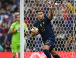 Mbappe Antar Prancis ke Delapan Besar