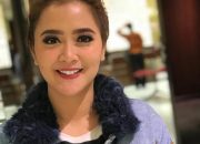 Tanpa Suster, Vega Darwanti Rawat Ibunda hingga Akhir